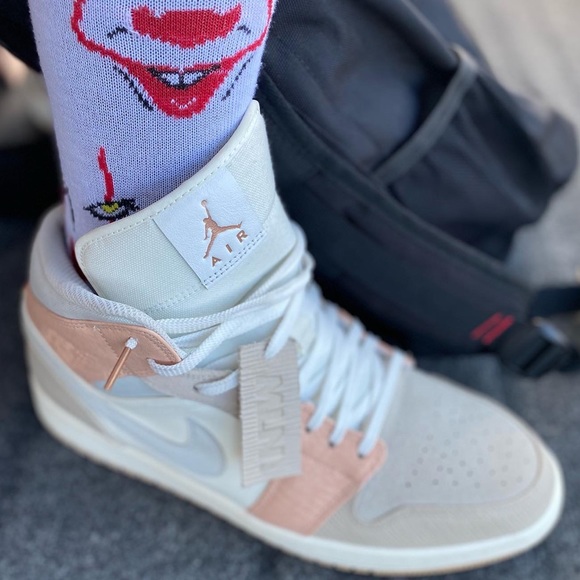 Jordan 1 Mid Milan Special edition Jordans immaculate condition and suedeproofer - Picture 11 of 14